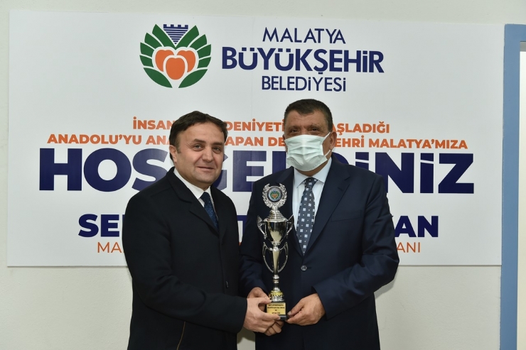 Futsal Turnuvası’nda Şampiyon Malatya Büyükşehir Basın Oldu