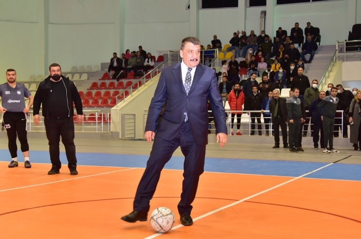 Futsal Turnuvası’nda Şampiyon Malatya Büyükşehir Basın Oldu