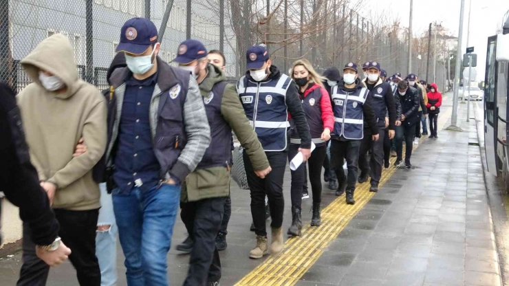 Yasa Dışı Bahis Çetesi Üyeleri Adliyeye Sevk Edildi