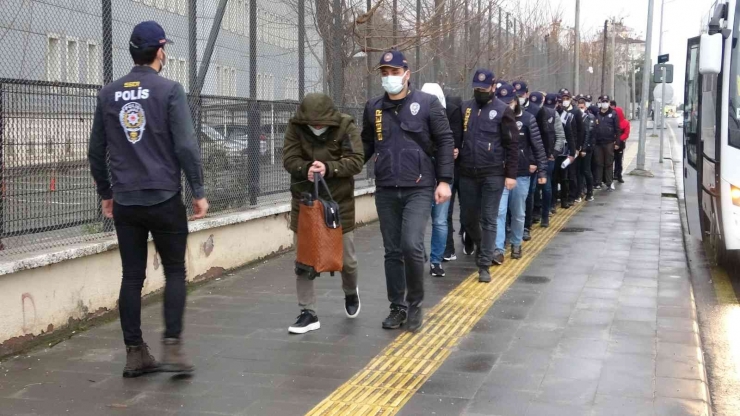 Yasa Dışı Bahis Çetesi Üyeleri Adliyeye Sevk Edildi