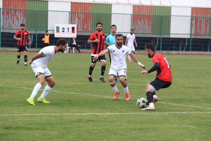 ’ligde Tutunsun Yeter’ Hedefiyle Kurulan Takım Şampiyonluğa Koşuyor