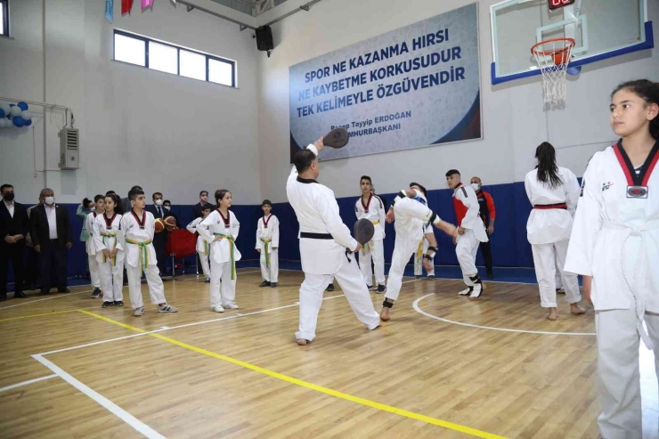 Gaziantep’teki Spor Salonu Ve Yüzme Havuzlarından 147 Bin Kişi Yararlandı