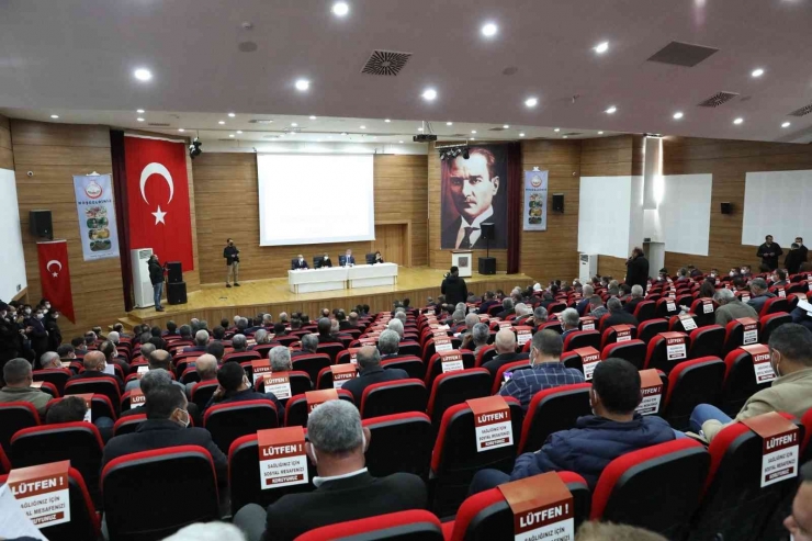 Oğuzeli’nde Çiftçiye 15 Bin Nar Ve 10 Bin Antep Fıstığı Fidanı Dağıtıldı