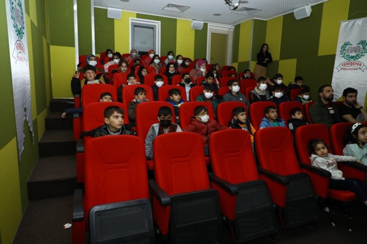 Yenişehir Belediyesinden Öğrencilere Sinema Şenliği