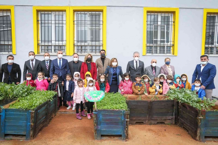 Şahin Sıfır Atık Projesi İle Yapılan Kütüphanenin Açılışına Katıldı