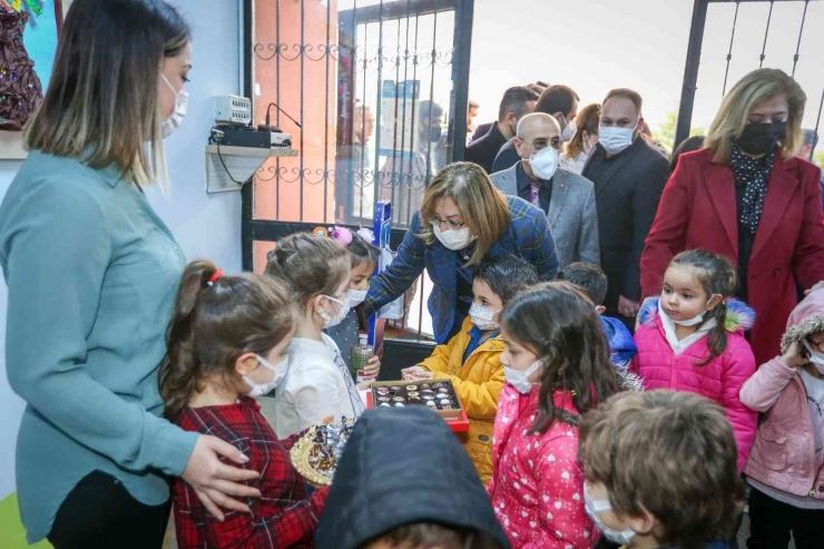 Şahin Sıfır Atık Projesi İle Yapılan Kütüphanenin Açılışına Katıldı