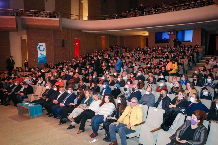 Büyükşehir Türk Halk Müziği Korosu Yöresel Türküleri Seslendirdi