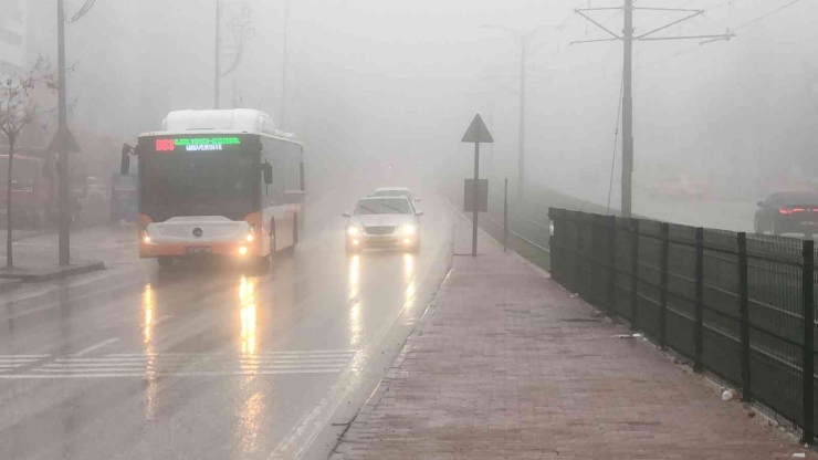 Gaziantep’te Yoğun Sis Etkili Oldu