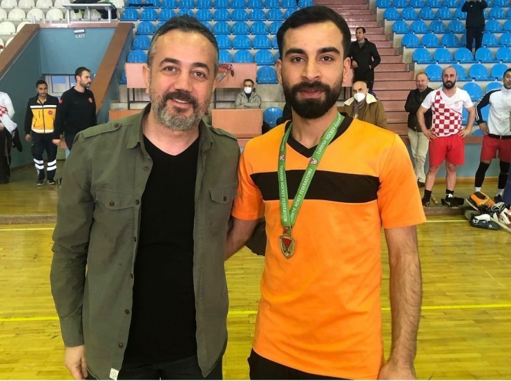 Hokey Liginde Şampiyon Olan Diyarbakır Peyasspor’un Sporcuları Eğitimde De Öncü