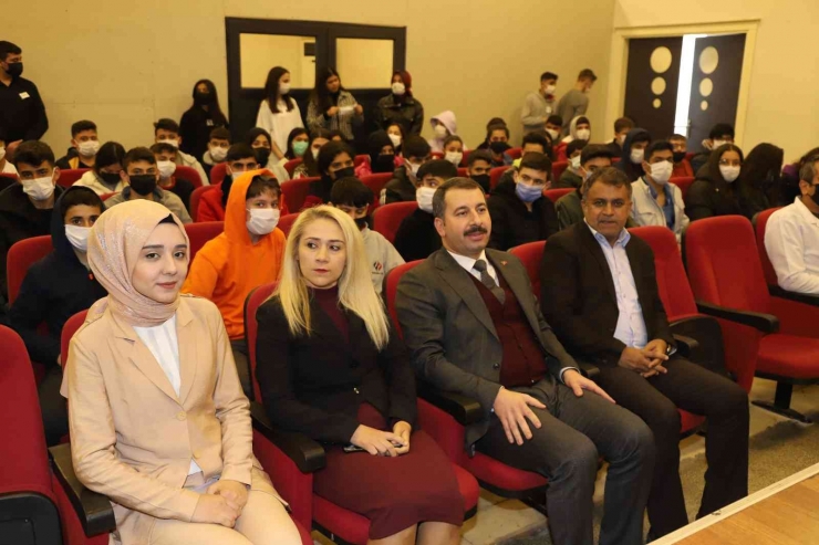 Baydilli Tecrübelerini Öğrencilerle Paylaştı