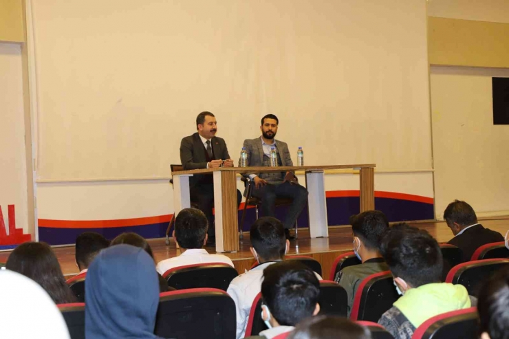 Baydilli Tecrübelerini Öğrencilerle Paylaştı