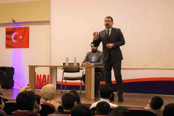 Baydilli Tecrübelerini Öğrencilerle Paylaştı