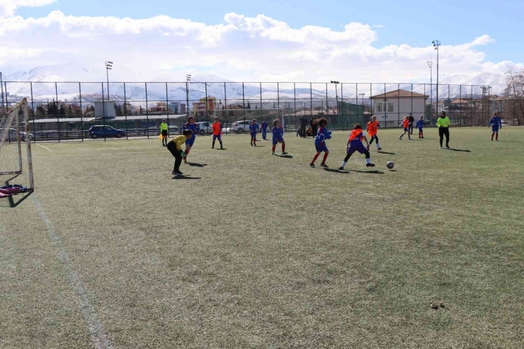 Futbolda İl Heyecanı Bitti, Grup Heyecanı Başladı