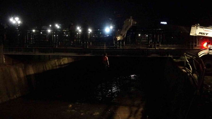 Gaziantep’te Üst Geçide Asılı Erkek Cesedi Bulundu