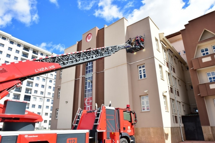 Malatya’daki Okullarda Deprem Tatbikatı Yapıldı