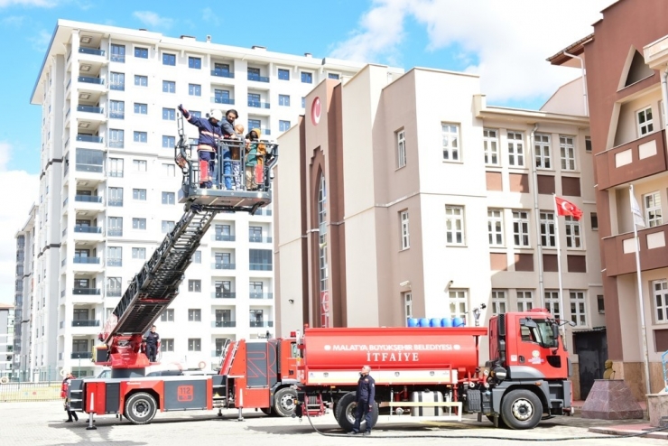 Malatya’daki Okullarda Deprem Tatbikatı Yapıldı