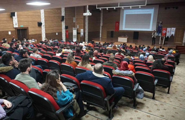 Haliliye’de Psikolojik Danışmanlara Seminer Verildi