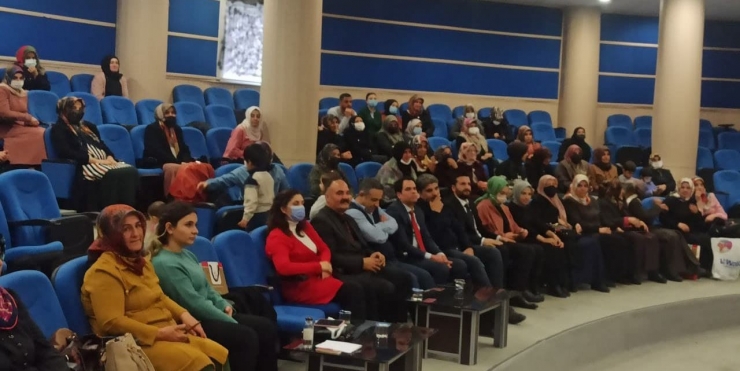 “değerli Ve Güçlü Kadın” Semineri Verildi