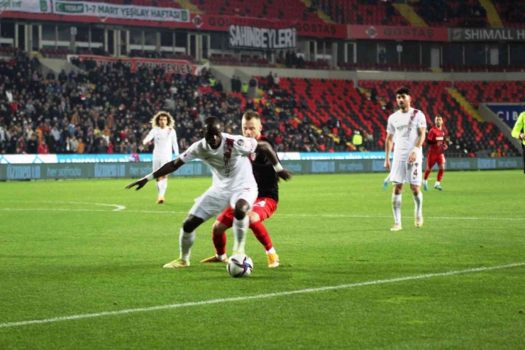 Spor Toto Süper Lig: Gaziantep Fk: 1 - Hatayspor: 2 (ilk Yarı)