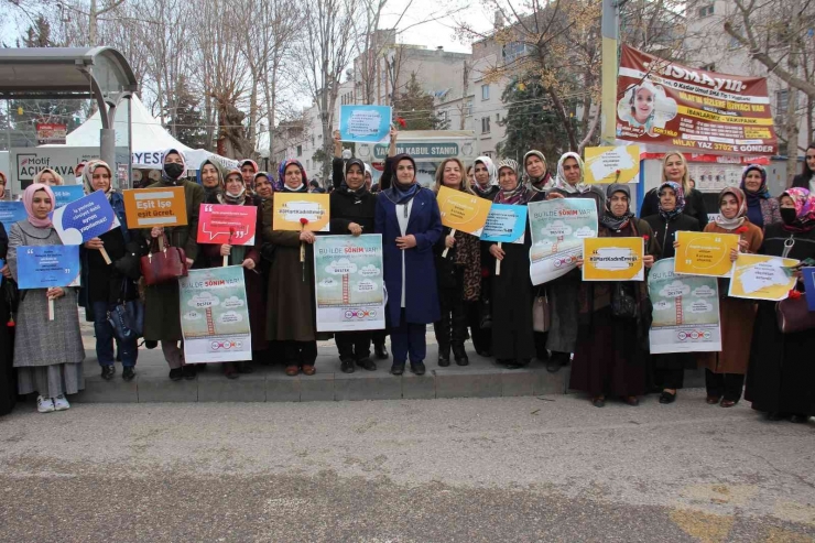 Ak Partili Kadınlardan 8 Mart Kadınlar Günü Açıklaması