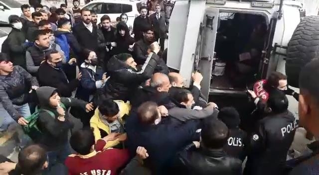 Kadınlar Günü’nde Diyarbakır’da Kız Çocuğuna Taciz İddiası Vatandaşları Öfkelendirdi