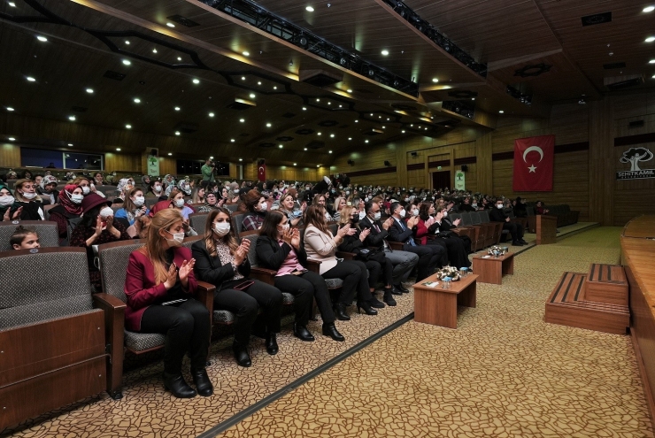 Kadın Personellere Özel Nursaç Doğanışık Konseri