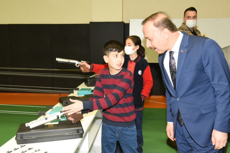 Şehit Şükrü Can Kayadibi Çok Amaçlı Spor Salonu Törenle Açıldı