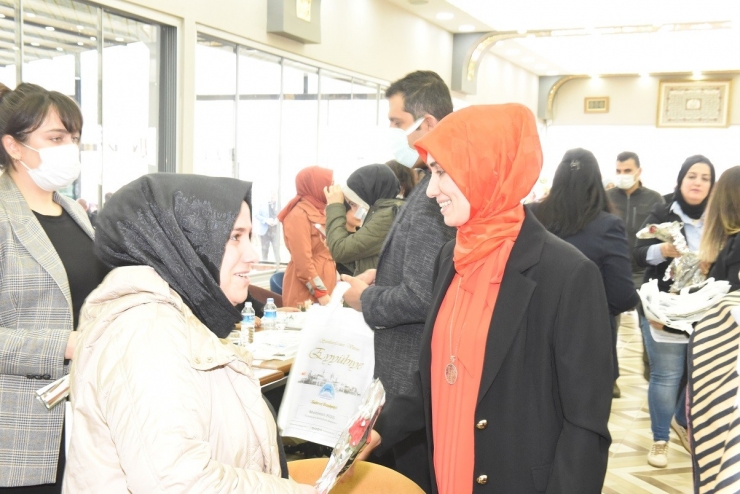 Vali Erin Ve Eşi Gülhan Erin Kadınlarla Bir Araya Geldi