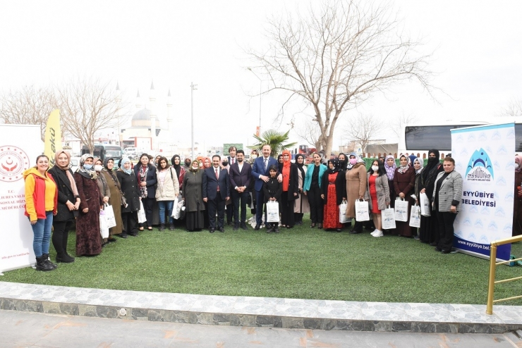 Vali Erin Ve Eşi Gülhan Erin Kadınlarla Bir Araya Geldi