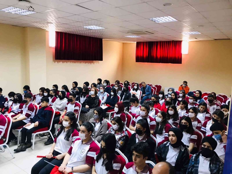 İstiklal Marşı’nın Kabulü Ve Mehmet Akif Ersoy Diyarbakır’da Anıldı