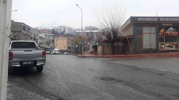 Mart Ayında Lapa Lapa Kar Yağdı, Kulp Yeniden Beyaza Büründü