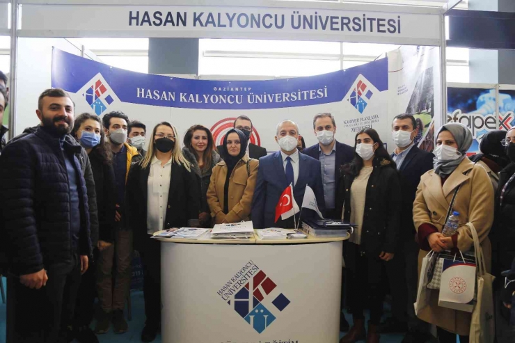 İpekyolu Kariyer Fuarı’nda Hasan Kalyoncu Üniversitesi Rüzgarı