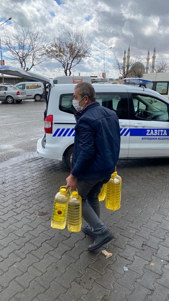 Şanlıurfa’da Yağ Stokçularına Zabıta Baskını