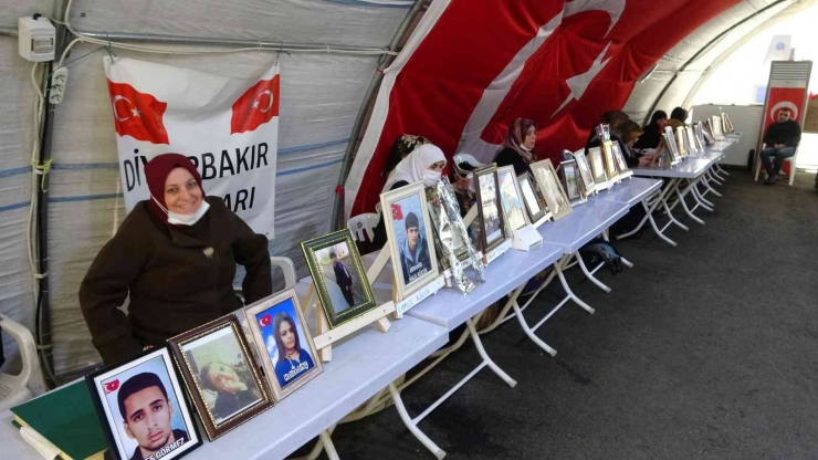 Astım Ve Şeker Hastası Anne 923 Gündür Evladının Yolunu Gözlüyor