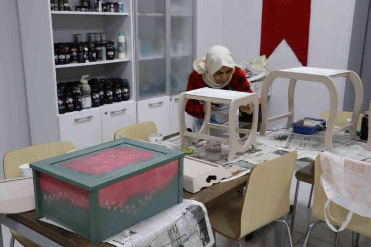 Kadınlardan Haliliye Belediyesinin Kurslarına Yoğun İlgi