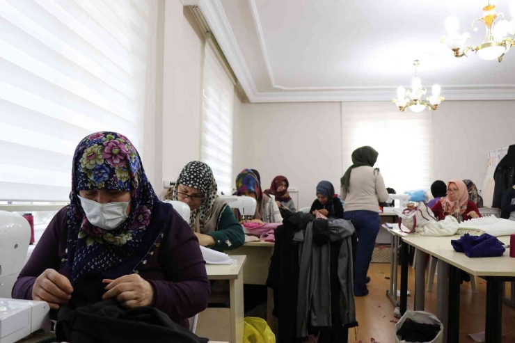 Kadınlardan Haliliye Belediyesinin Kurslarına Yoğun İlgi