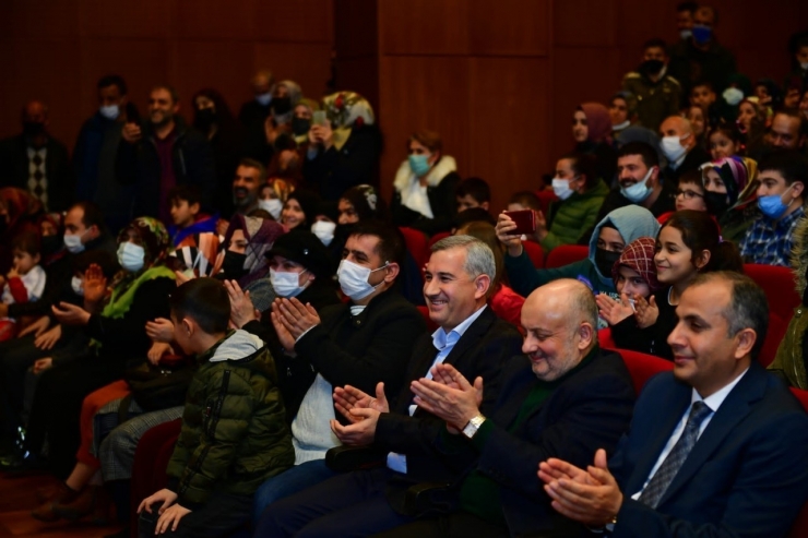 Yeşilyurt Belediyesi Erdem Okulu Öğrencilerinin ‘istiklal Marşı’ Etkinliği Büyük Beğeni Topladı