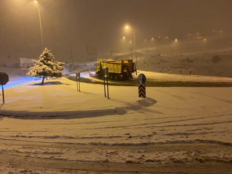 Malatya’da 80 Mahallenin Yolu Kardan Kapandı