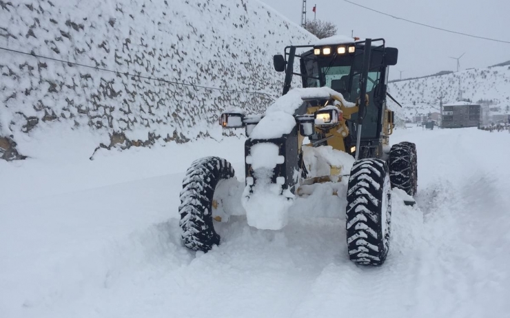 Adıyaman’da 93 Köy, 126 Mezra Yolu Ulaşıma Kapandı