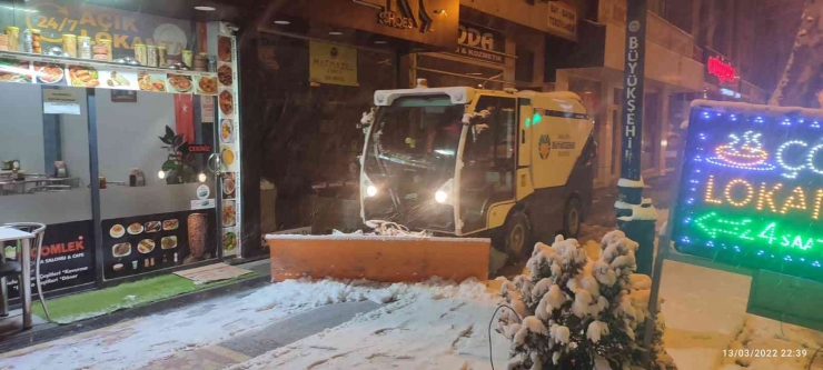 Malatya’da 80 Mahallenin Yolu Kardan Kapandı