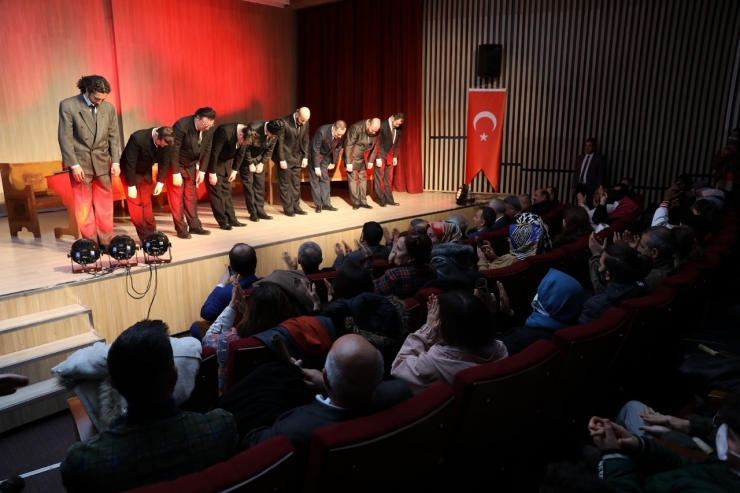 "istiklal Yolu Mehmet Akif" Tiyatro Oyunu İzleyici İle Buluştu