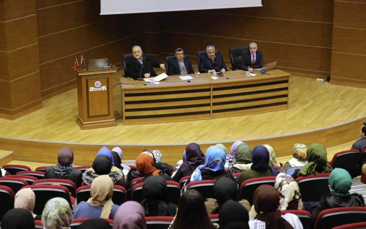 Gaün’de “etkili Arapça Öğretme - Öğrenme Teknikleri Anlatıldı