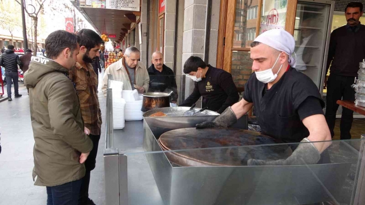 Lübnan Künefesi Satışı Diyarbakır’da Patladı, Bölgede Duymayan Kalmadı