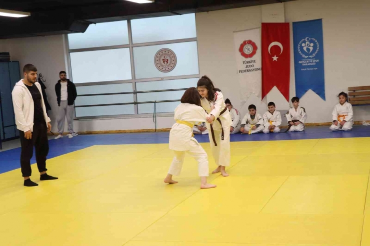 Judo Hareketlerini İl Birinciliği İçin Yaptılar