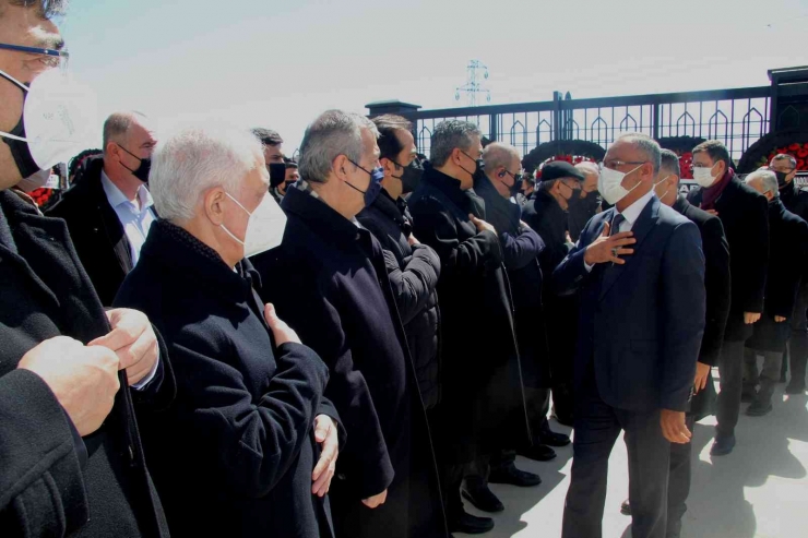 İnci Konukoğlu Son Yolculuğuna Uğurlandı