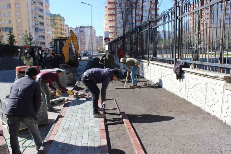 Kayapınar’a 345 Bin Metrekare Kilitli Parke Taşı Döşenecek