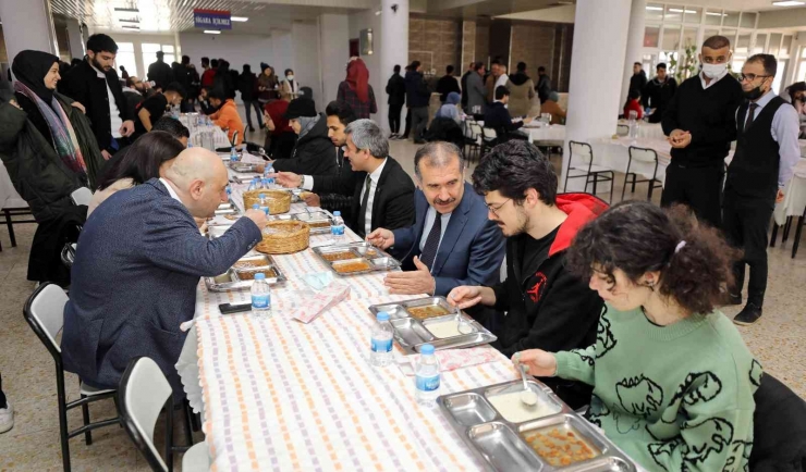 Gaün’de Öğrencilere ‘çanakkale Menüsü’