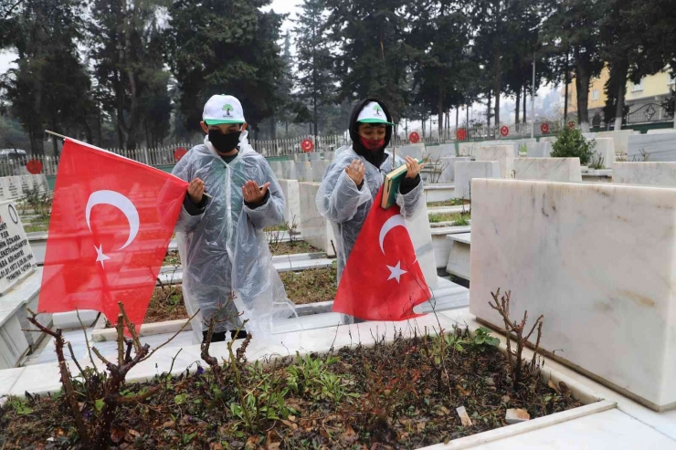 Şehitkamilli Öğrencilerden Şehitlik Ziyareti