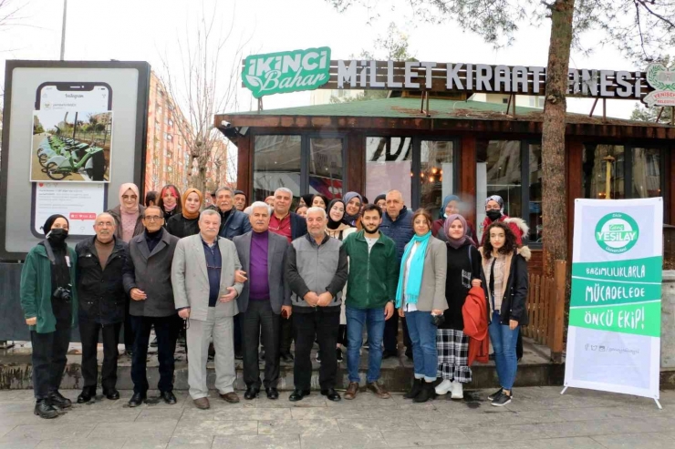 Genç Yeşilay Kulübü Üyeleri Yaşlı Çınarlarla Buluştu