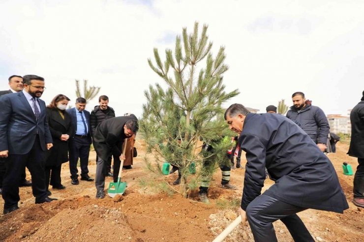 24. Etap Şehitkamil Ormanı Geniş Katılımla Oluşturuldu